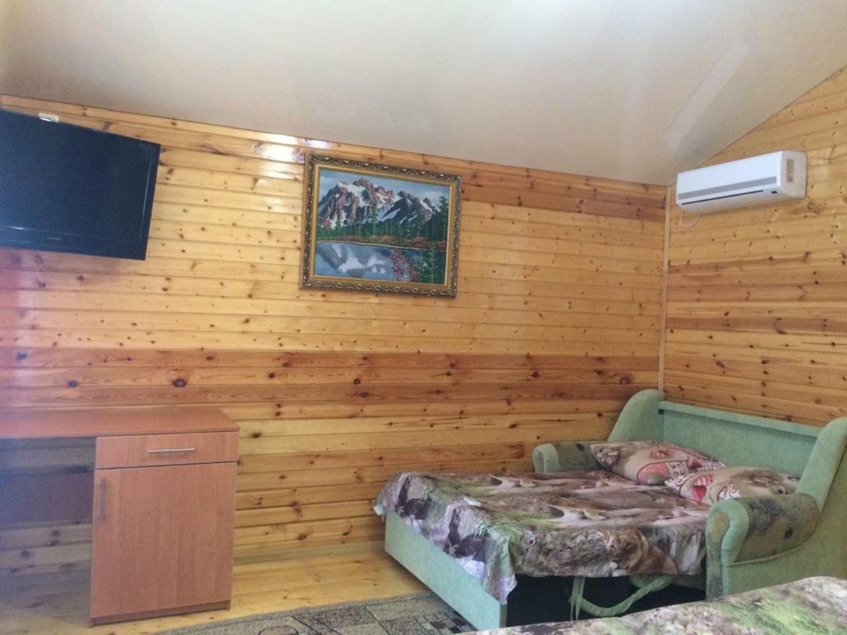 Гостевой Дом У Левы Gagry Exterior photo